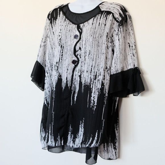 Elegant Black and White Women's Blouse - Picture 5 of 9